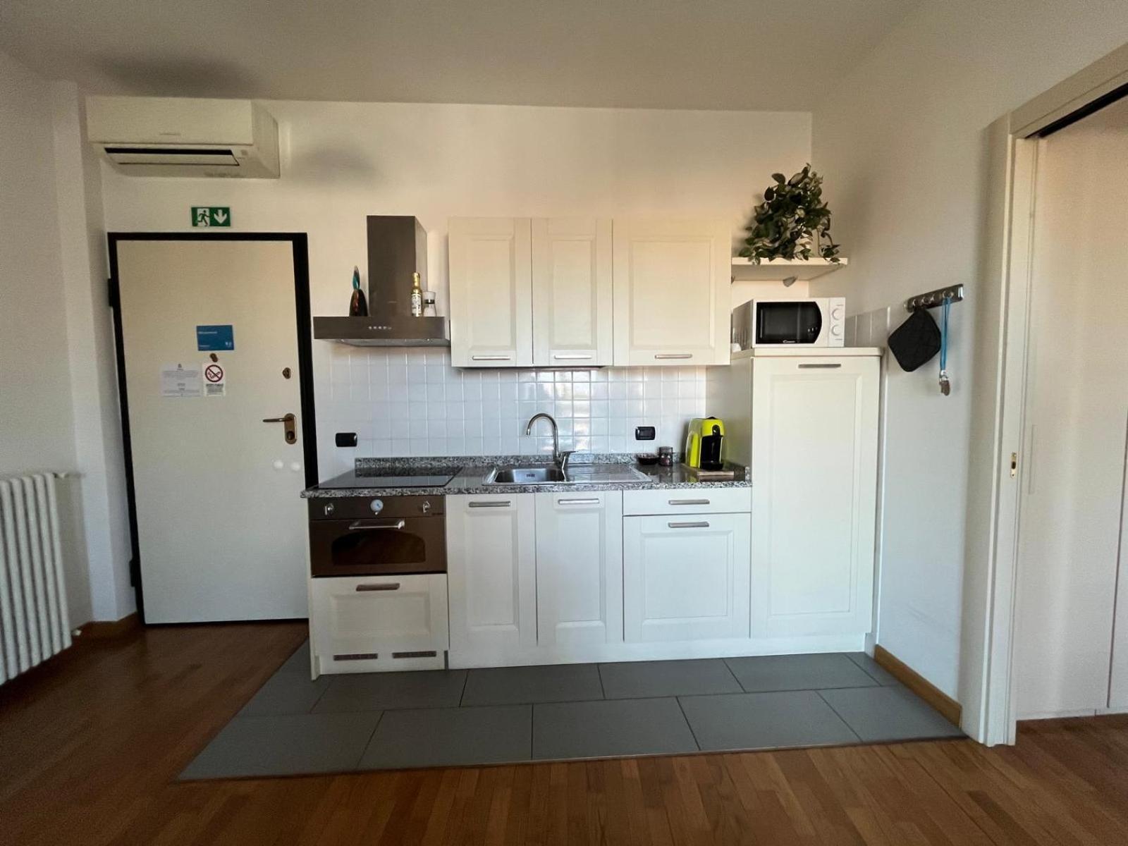 Dea Apartments アルベンガ エクステリア 写真